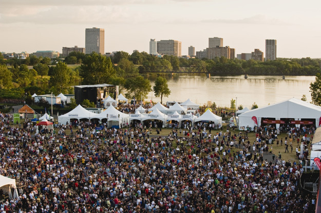 festival crowd