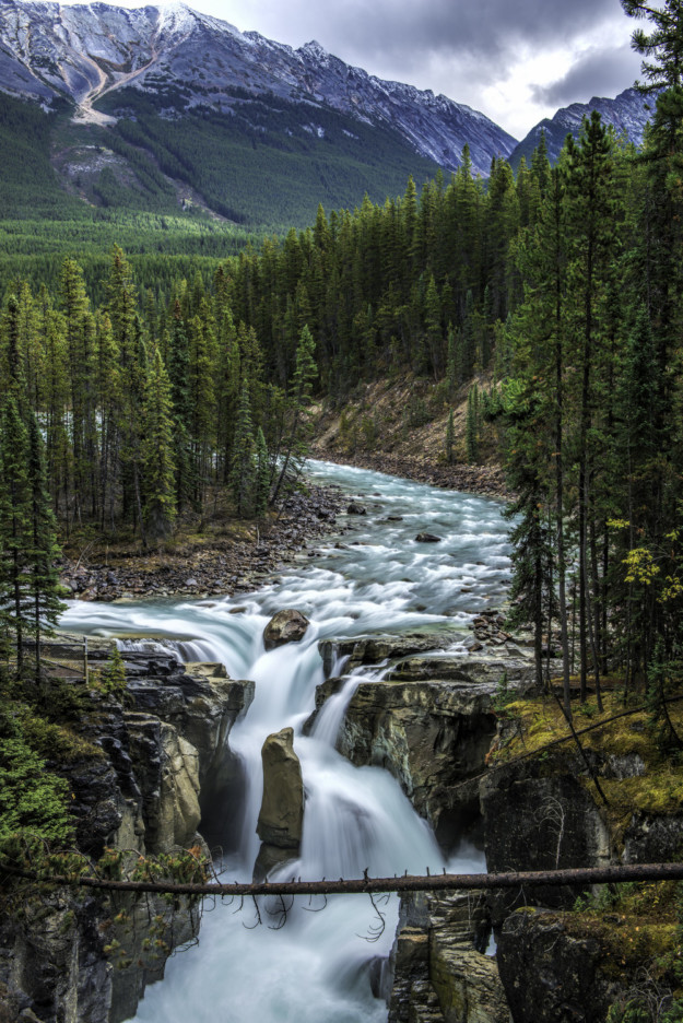 sunwapta falls