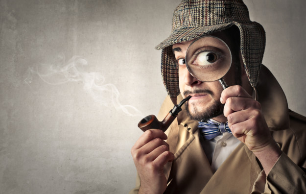 A person dressed as Sherlock Holmes