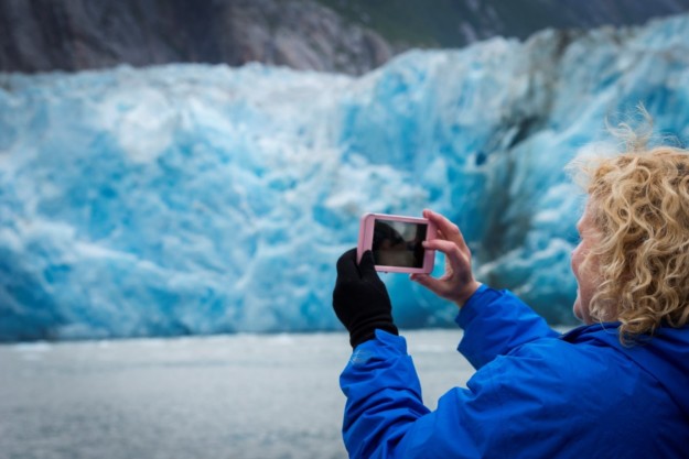 taking image of glacier on phone